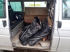 Чистые ковры упакованы в&nbsp;мусорные мешки
